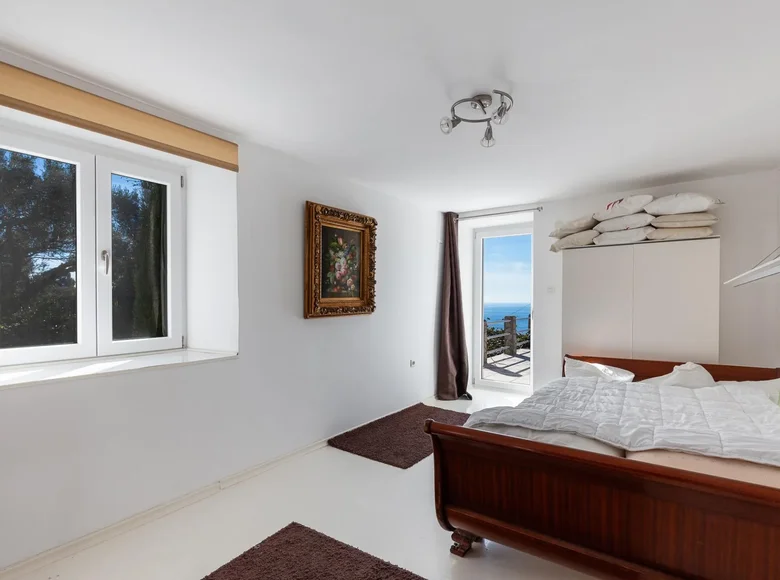 3 bedroom apartment 165 m² Budva, Montenegro