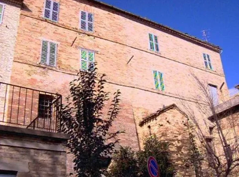 Casa 22 habitaciones 560 m² Terni, Italia