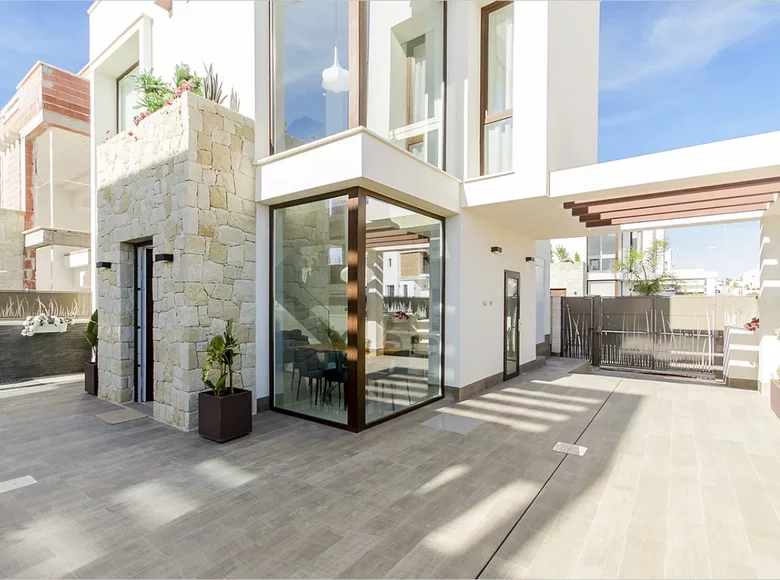 3 bedroom villa 109 m² Urbanizacion Dona Pepa, Spain