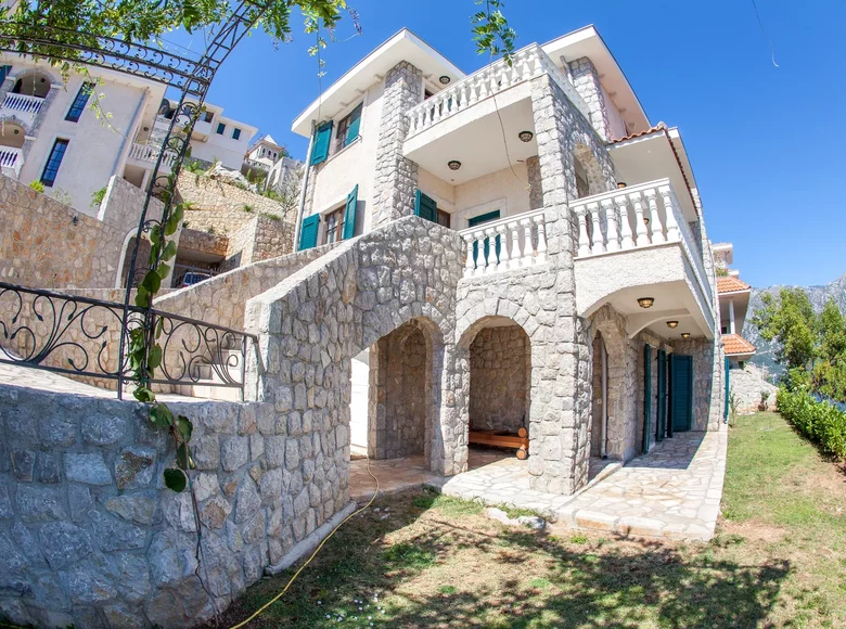 Wohnung 4 Schlafzimmer 236 m² durici, Montenegro