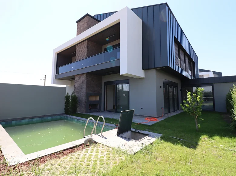 Casa 5 habitaciones 255 m² Doesemealti, Turquía