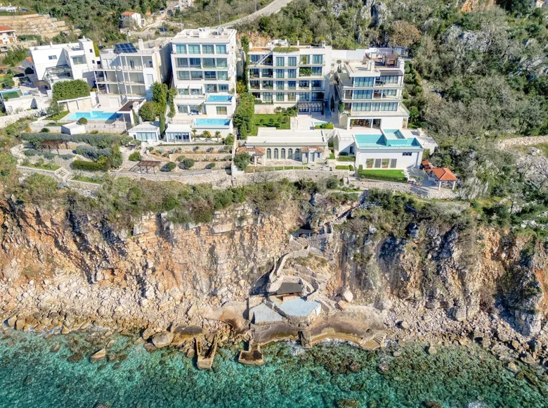 2 bedroom apartment 131 m² Rijeka Rezevici, Montenegro