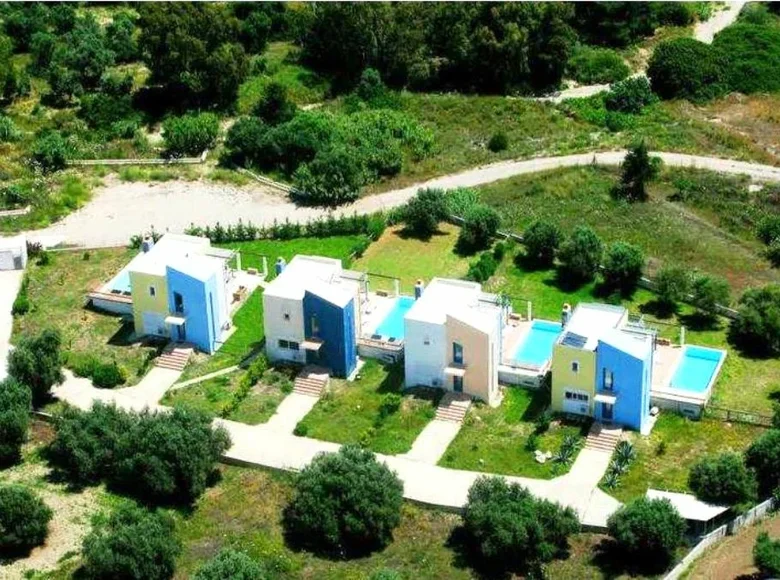 Propiedad comercial 640 m² en Faliraki, Grecia