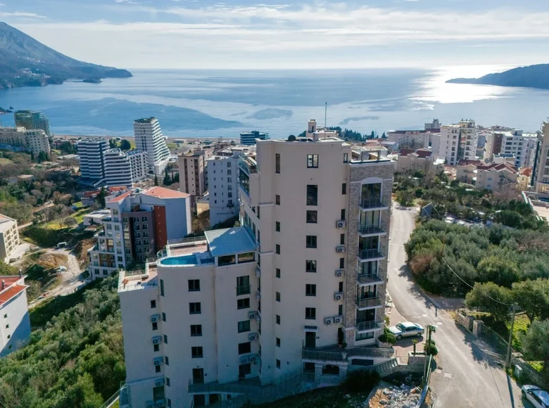 Mieszkanie 4 pokoi 168 m² Becici, Czarnogóra