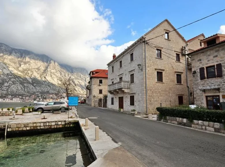 Hotel 400 m² en Kotor, Montenegro