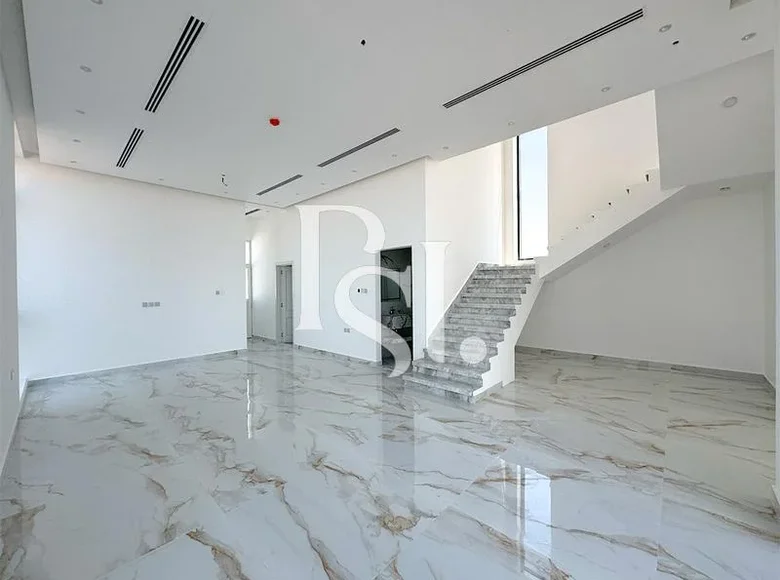 Villa de 4 dormitorios 455 m² Sharjah, Emiratos Árabes Unidos