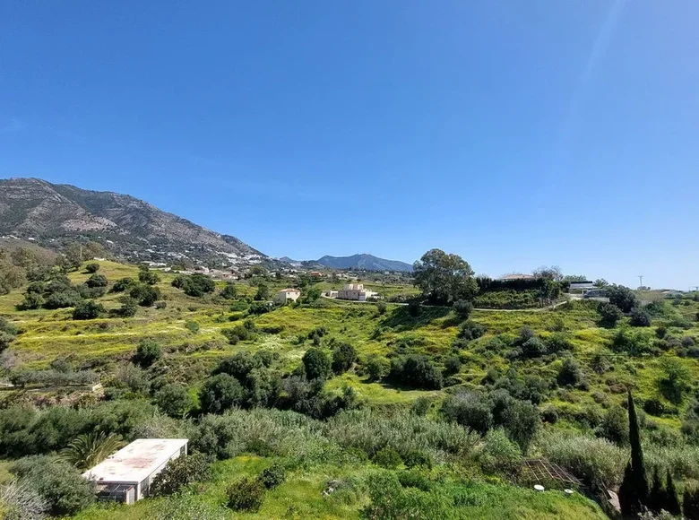 Grundstück 5 Schlafzimmer 440 m² Mijas, Spanien