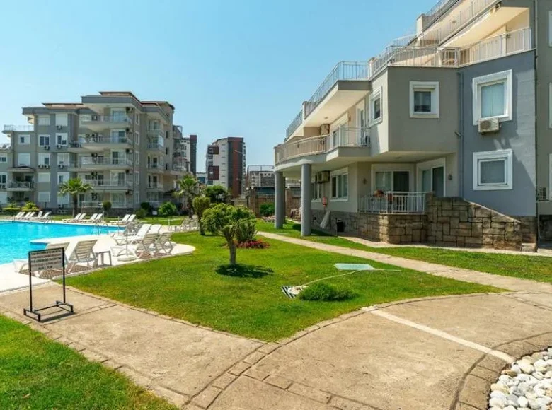 Mieszkanie 2 pokoi 75 m² Alanya, Turcja