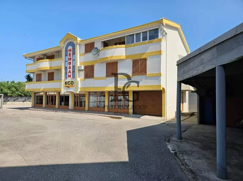 Commercial property 600 m² in Bar, Montenegro