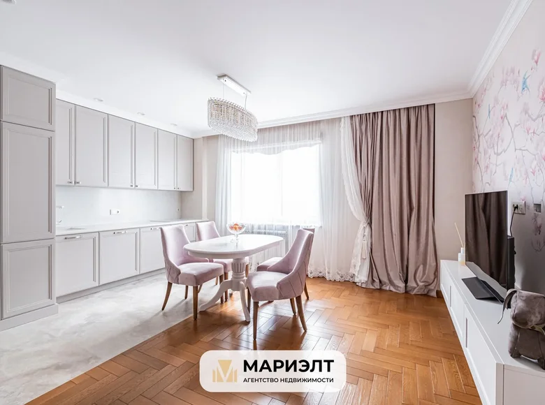 Apartamento 3 habitaciones 68 m² Minsk, Bielorrusia