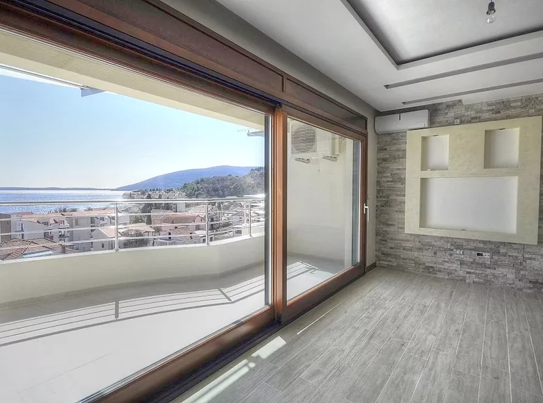 3 bedroom apartment 137 m² Herceg Novi, Montenegro