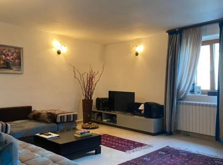 Apartamento 4 habitaciones 311 m² Dobrota, Montenegro