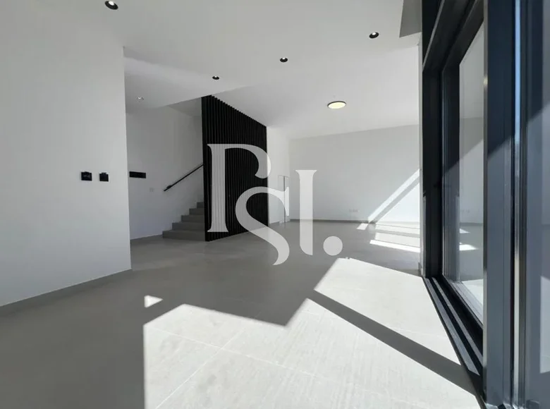 Townhouse 2 bedrooms 182 m² Sharjah Emirate, UAE