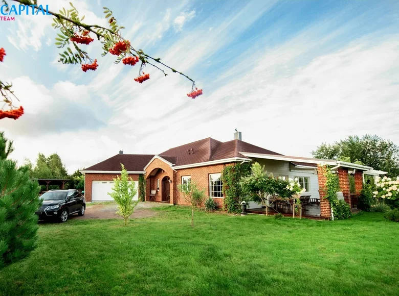 Casa 296 m² Truseliai, Lituania