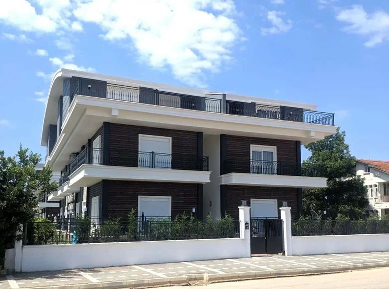 2 bedroom apartment 80 m² Serik, Turkey