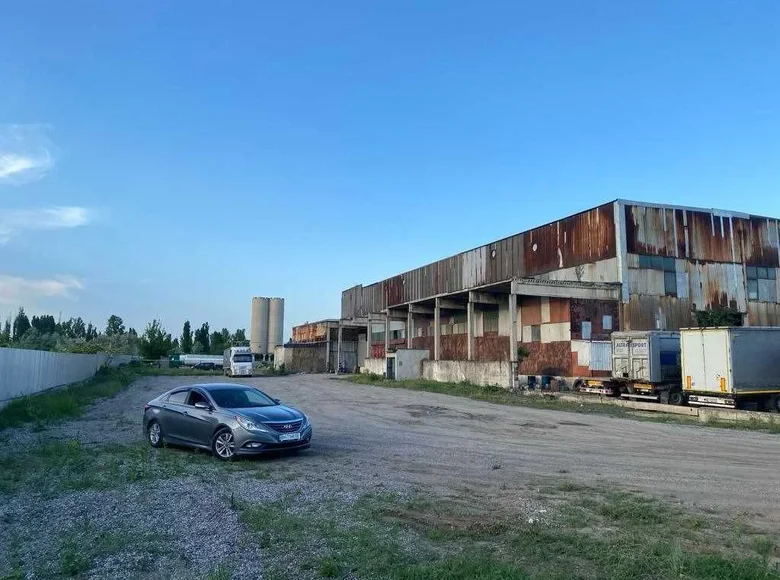 Propiedad comercial 4 000 m² en Odesa, Ucrania