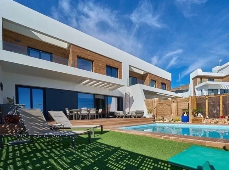 3-Schlafzimmer-Villa 120 m² Finestrat, Spanien