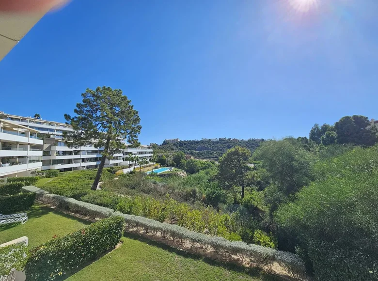 Mieszkanie 3 pokoi 158 m² Benahavis, Hiszpania