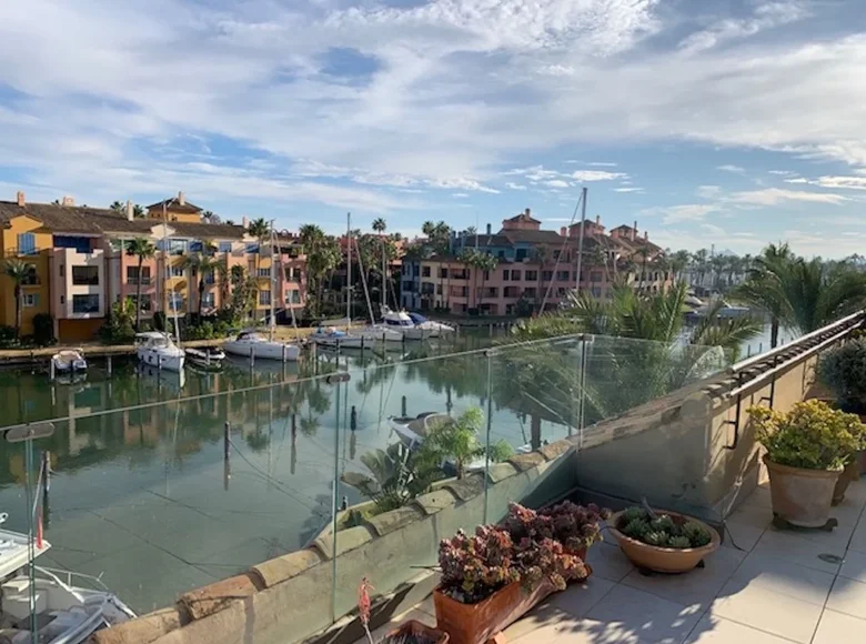 Wohnung 5 Schlafzimmer 422 m² Torreguadiaro, Spanien