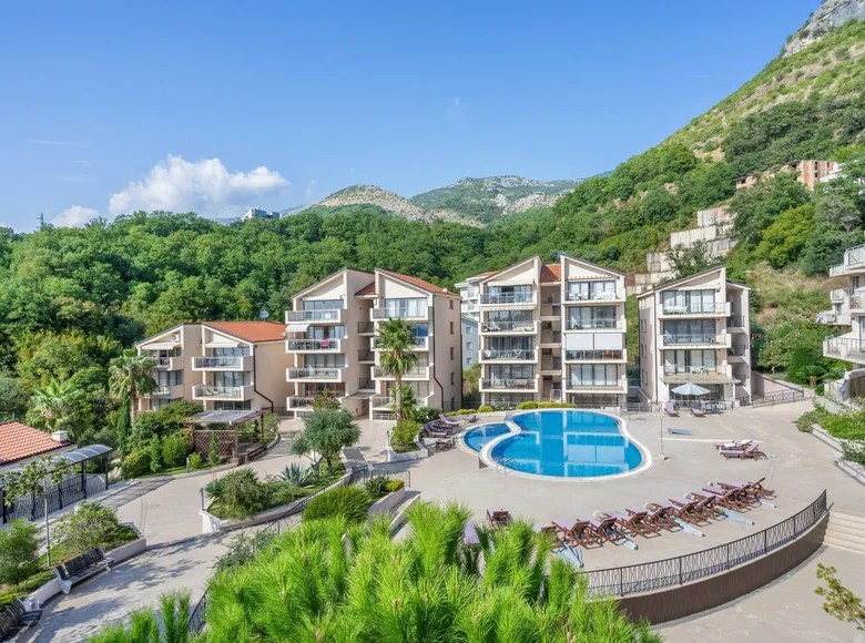 2 bedroom apartment 70 m² Przno, Montenegro