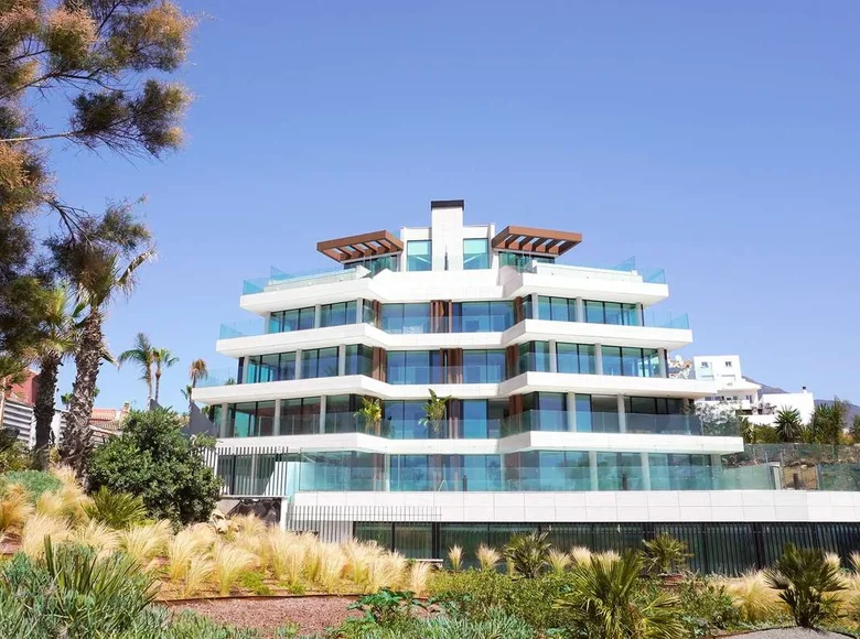 2 bedroom apartment 108 m² Estepona, Spain