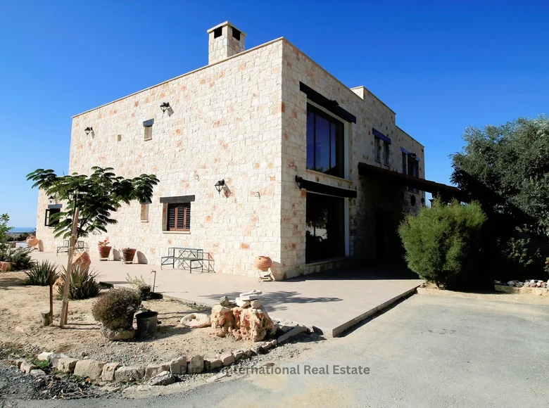 7-Schlafzimmer-Villa 682 m² Kouklia, Zypern