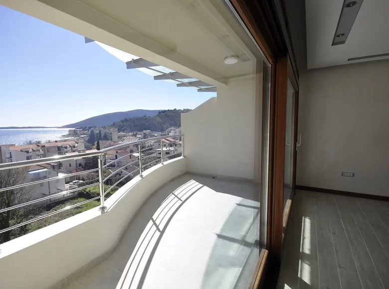Apartamento 4 habitaciones 112 m² Herceg Novi, Montenegro
