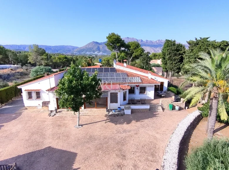 5-Schlafzimmer-Villa 385 m² lAlfas del Pi, Spanien