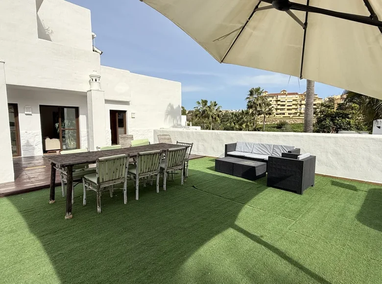 2 bedroom apartment  Estepona, Spain