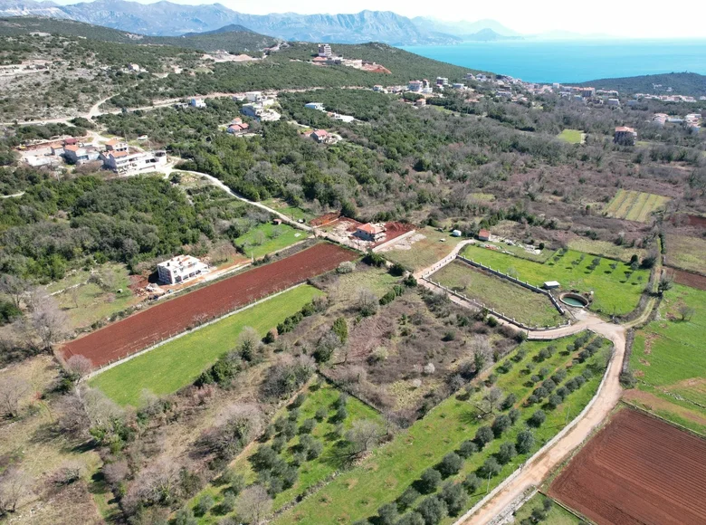 Land 3 520 m² Montenegro, Montenegro