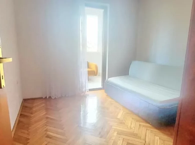 Квартира 2 комнаты  Игало, Черногория