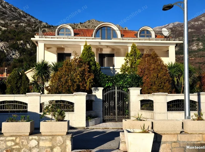 5 bedroom villa 270 m² Kotor, Montenegro