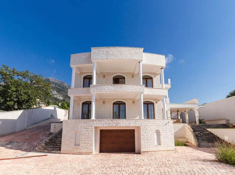 6 bedroom villa  Sutomore, Montenegro