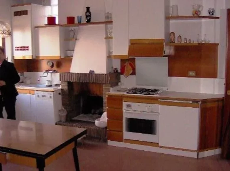 Wohnung 13 Zimmer 220 m² Terni, Italien