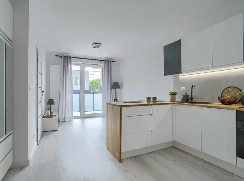 2 room apartment 32 m² in Warsaw, Poland
