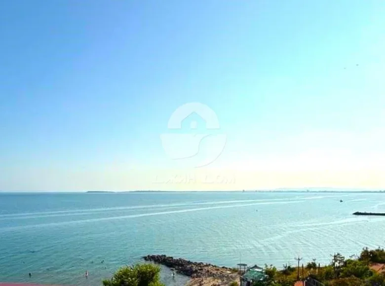 2 bedroom apartment 112 m² Sveti Vlas, Bulgaria