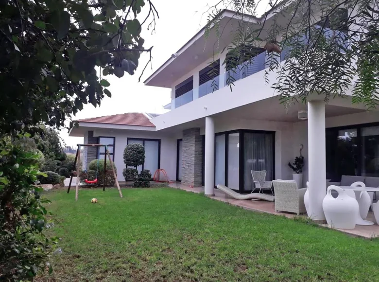 5 bedroom house 425 m² Lakatameia, Cyprus