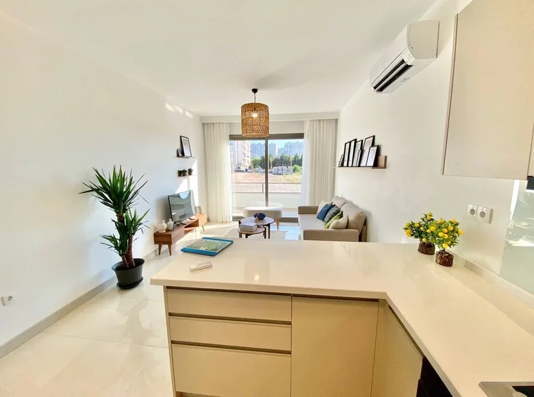 2 bedroom apartment 112 m² Mezitli, Turkey