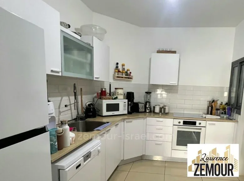 Mieszkanie 4 pokoi 135 m² Kfar Sava, Izrael