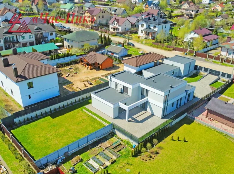 Casa 308 m² Zdanovicki sielski Saviet, Bielorrusia