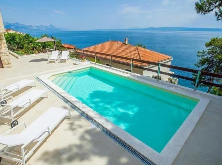 7 bedroom villa 330 m² Selca, Croatia