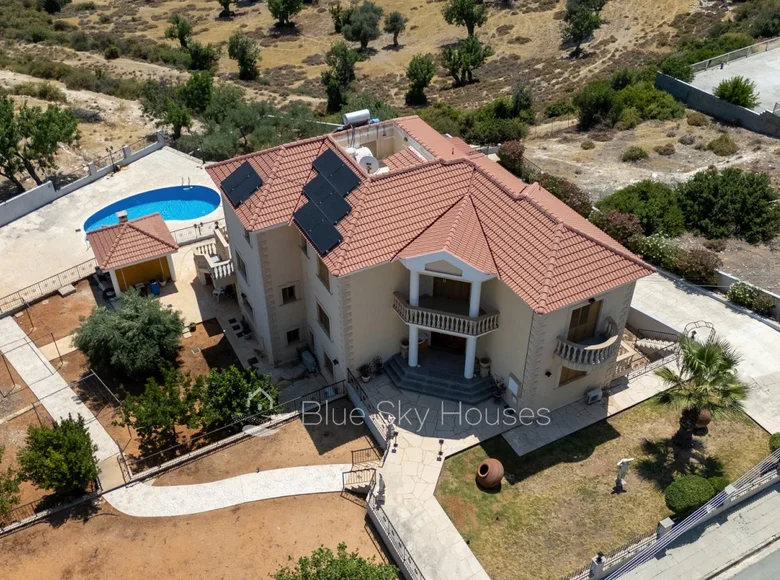 Casa 6 habitaciones 600 m² Apesia, Chipre