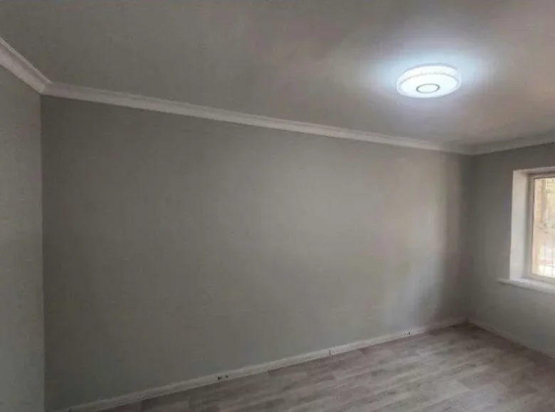 Kvartira 1 xona 28 m² Toshkentda