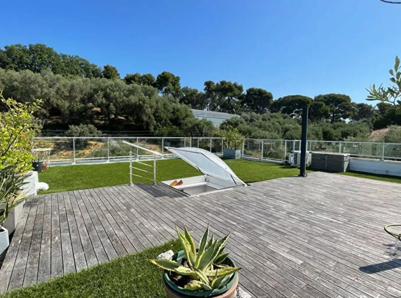 Mieszkanie 3 pokoi 73 m² Saint-Laurent-du-Var, Francja