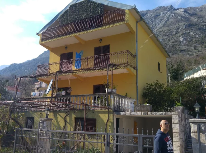 Casa 4 habitaciones  Morinj, Montenegro