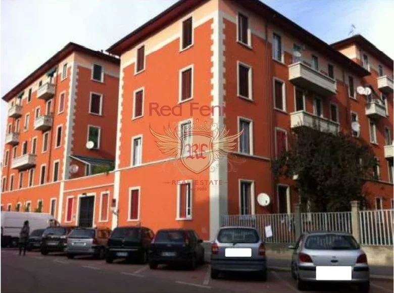 Wohnung 4 Zimmer  Milan, Italien