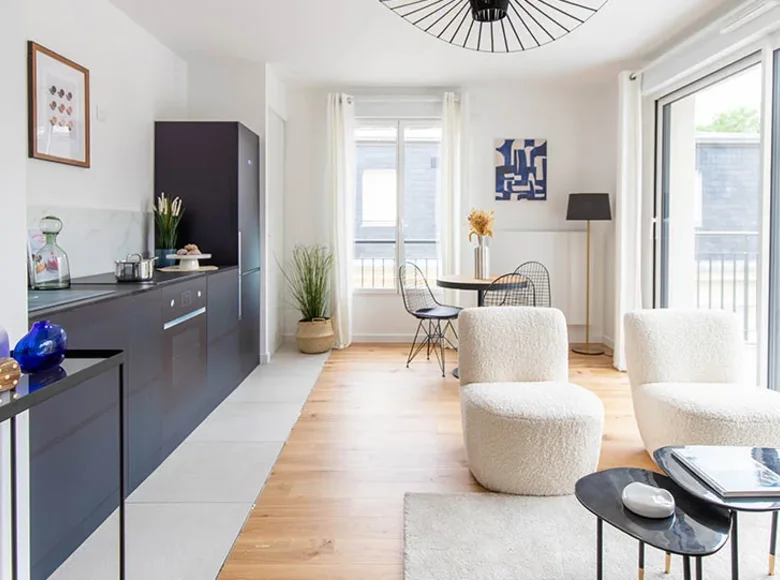 Mieszkanie 4 pokoi 82 m², Francja
