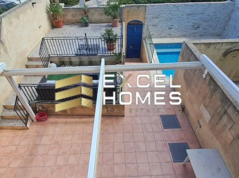 3 bedroom house  Qala, Malta