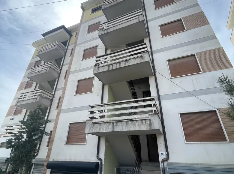 Mieszkanie 70 m² Golem, Albania