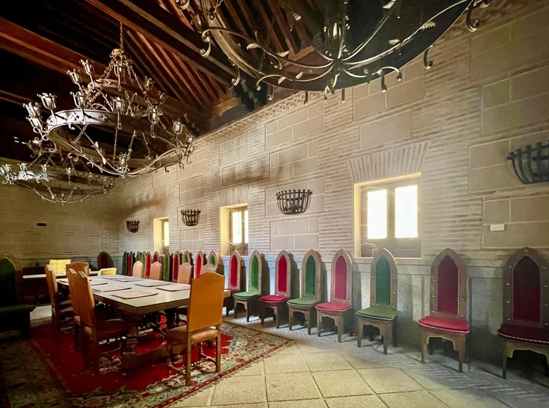 Exclusive Building for Sale in the Historic Center of Toledo (Spain)